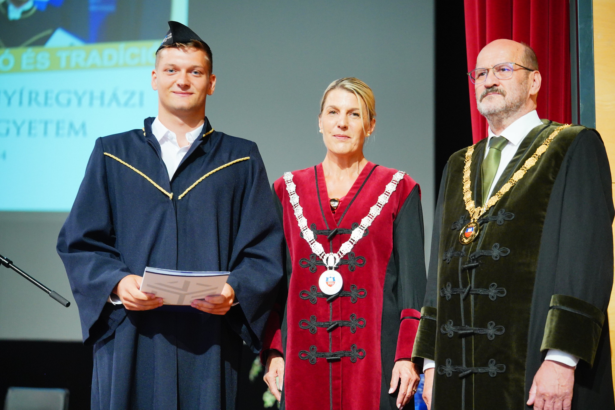 Az egyetemi tanulmányai alatt úszás sportágban kifejtett magasszintű sportteljesítményéért Sűrű Konrád, edző alapképzési szakos hallgató 2026. július 4-én.