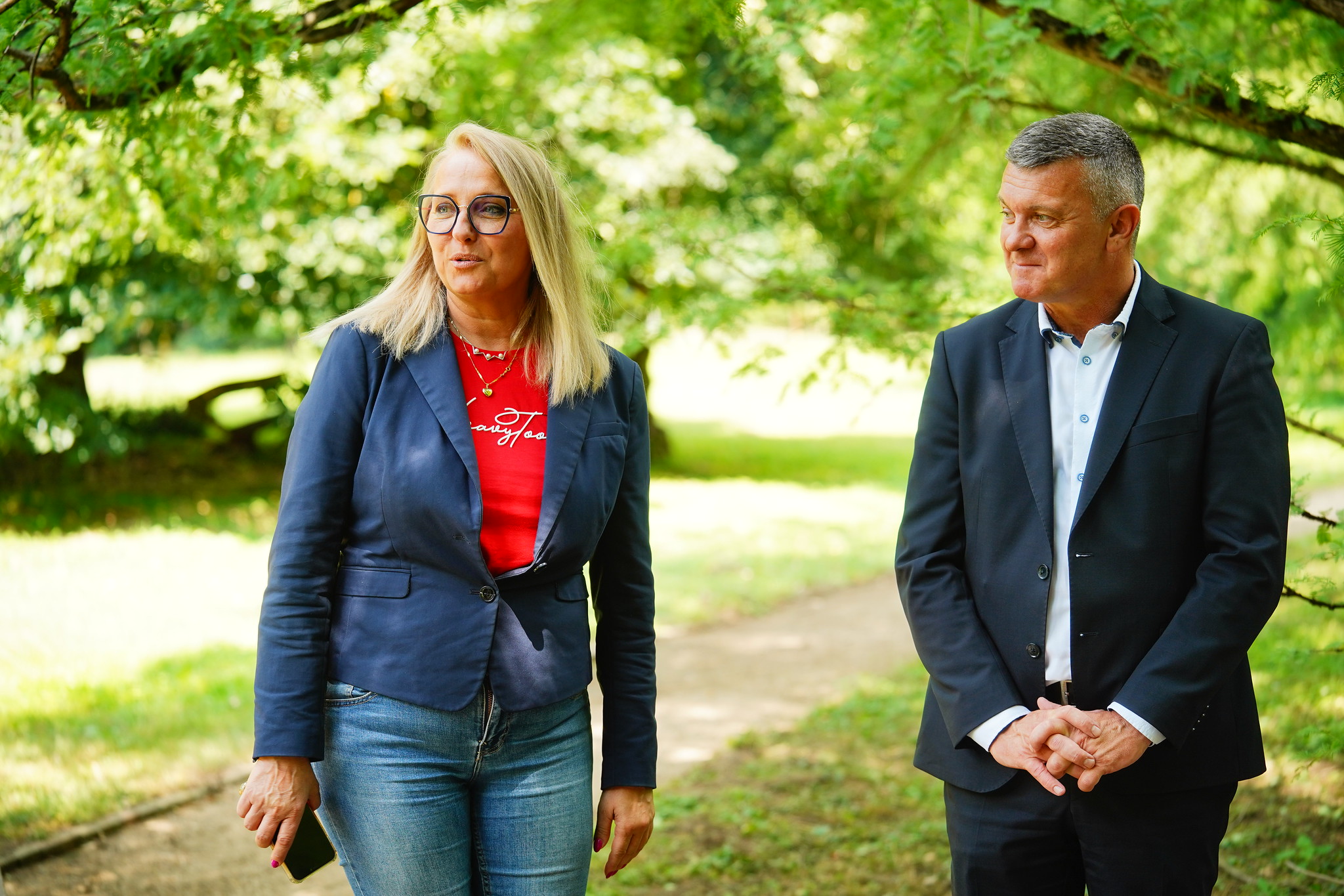 Balról jobbra: Dobróné Dr. Tóth Márta, főiskolai tanár, a Lónyay Menyhért Szakkollégium tanárelnöke, Dr. Kovács Zoltán, elnöki feladatok ellátásával megbízott elnökhelyettes