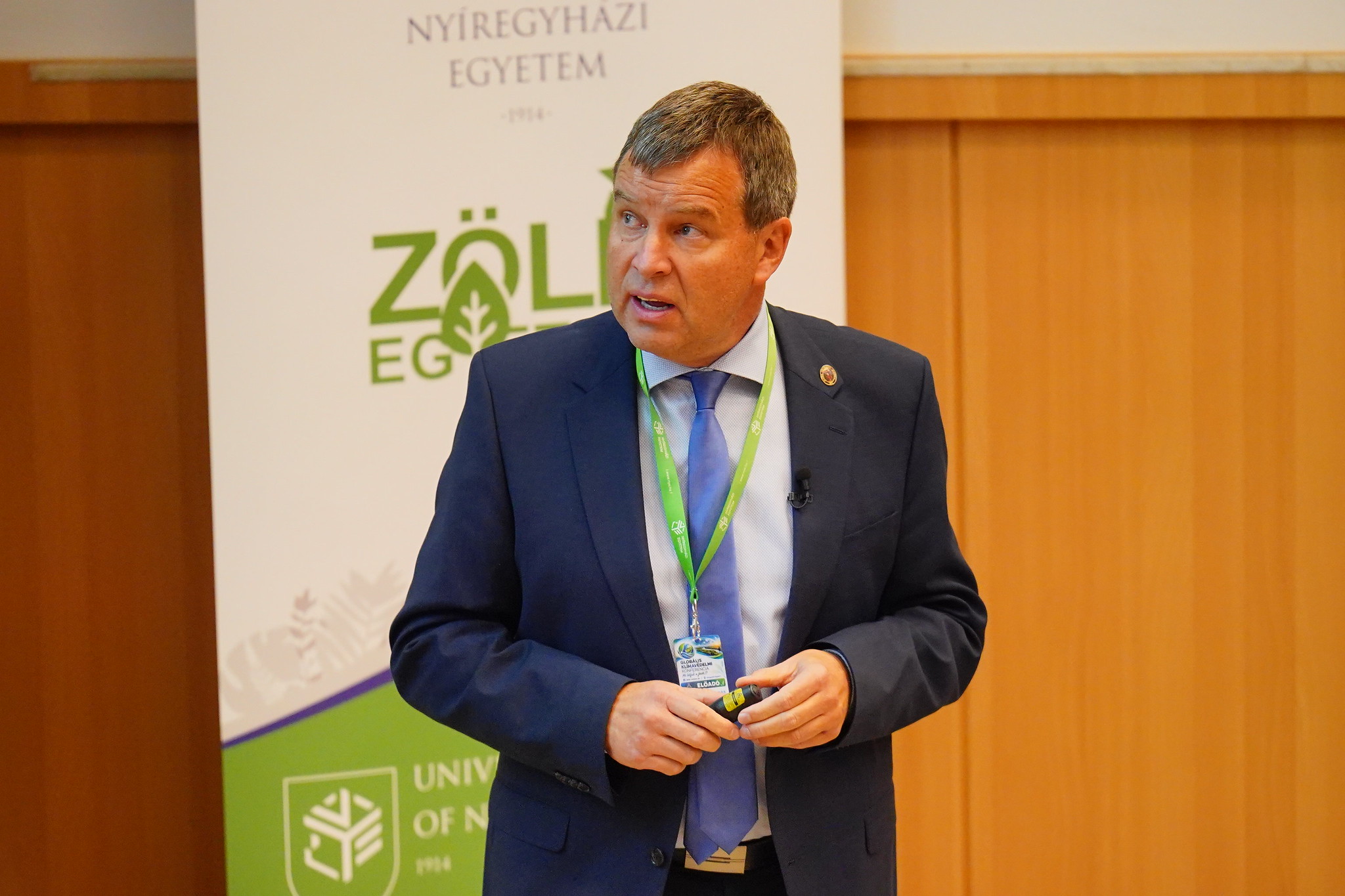 Gelencsér András, akadémikus, légkörkutató, egyetemi tanár (Pannon Egyetem)