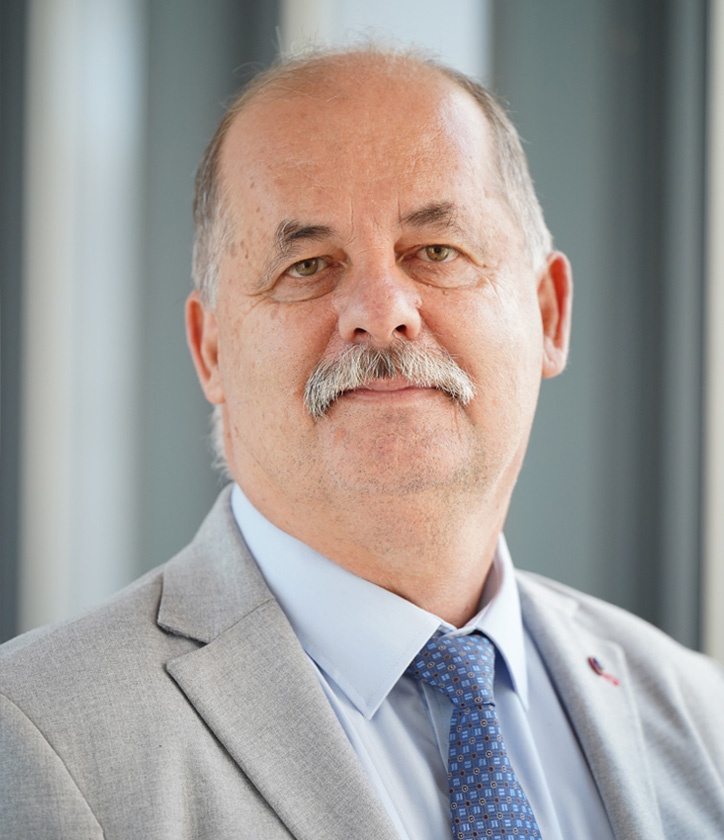 Dr. habil Minya Károly PhD